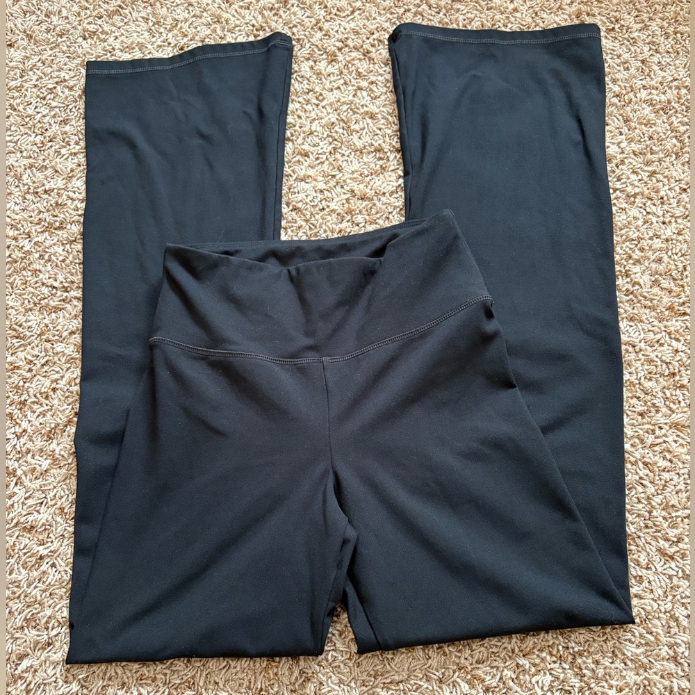 American Eagle The Everything Flare Black Leggings women’s size small